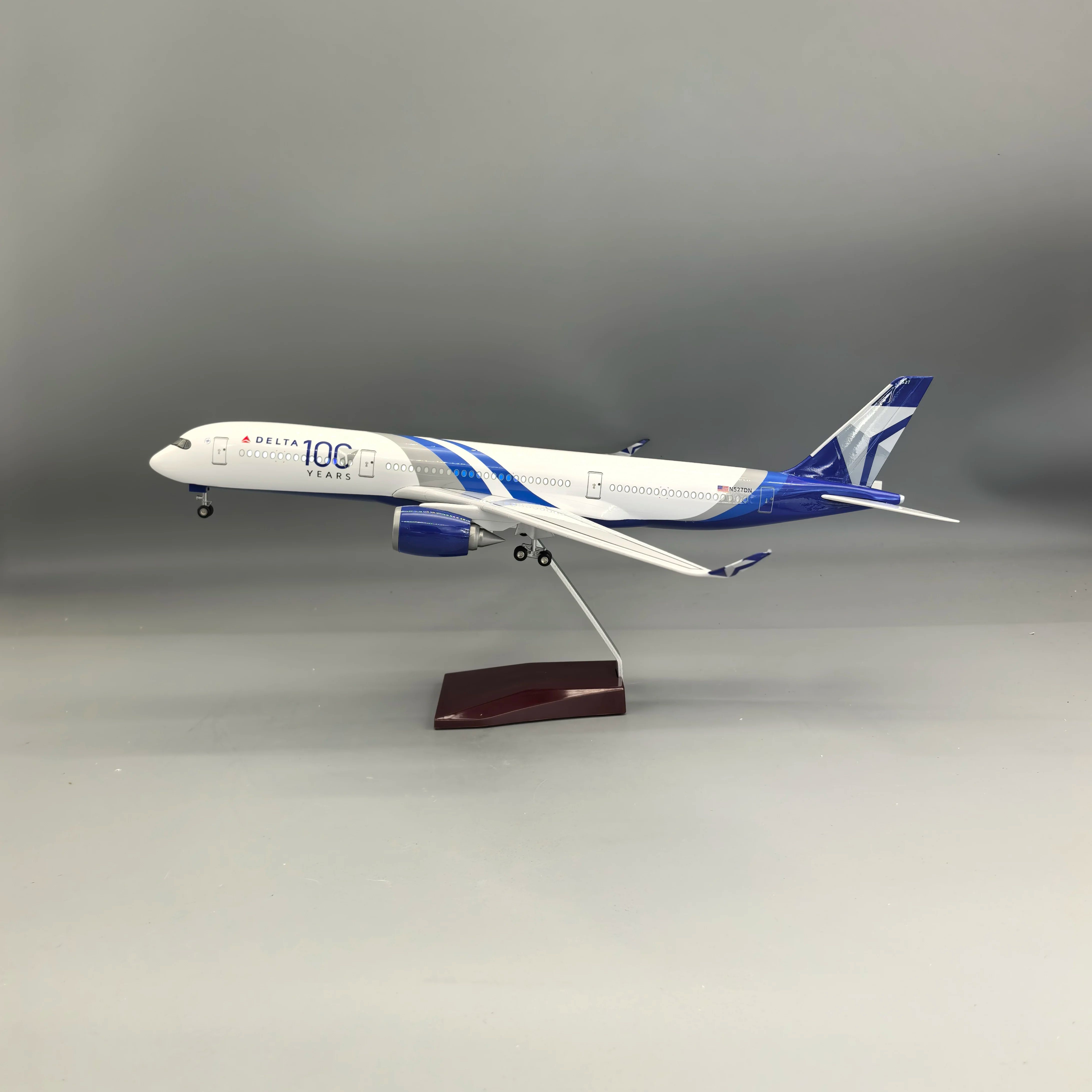 Resin Art For Kids - 1/142 scale aircraft Delta A350 Airways